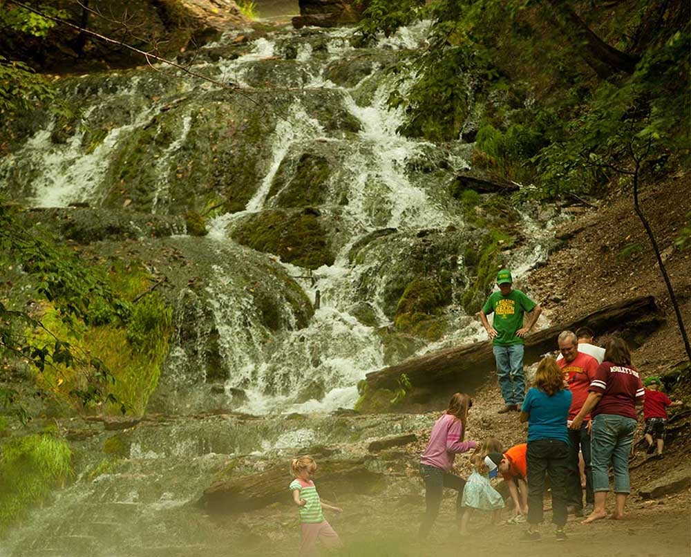 Iowa Waterfalls: Dunnings Springs, Decorah