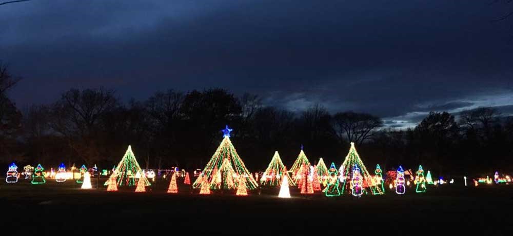 Holiday Drive-Through Light Displays Lights in the Park, Sumner - Holiday Drive-Through Light Displays
