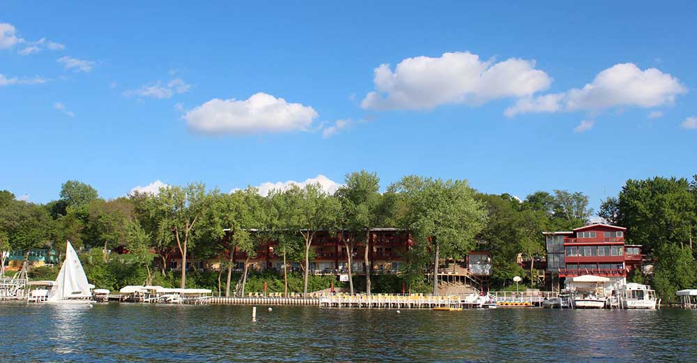 Iowa Lake Resorts: Fillenwarth Beach Resort in Okoboji