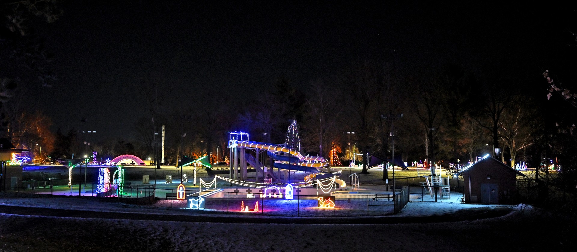 Enchanted Nights Holiday Lights, Newton