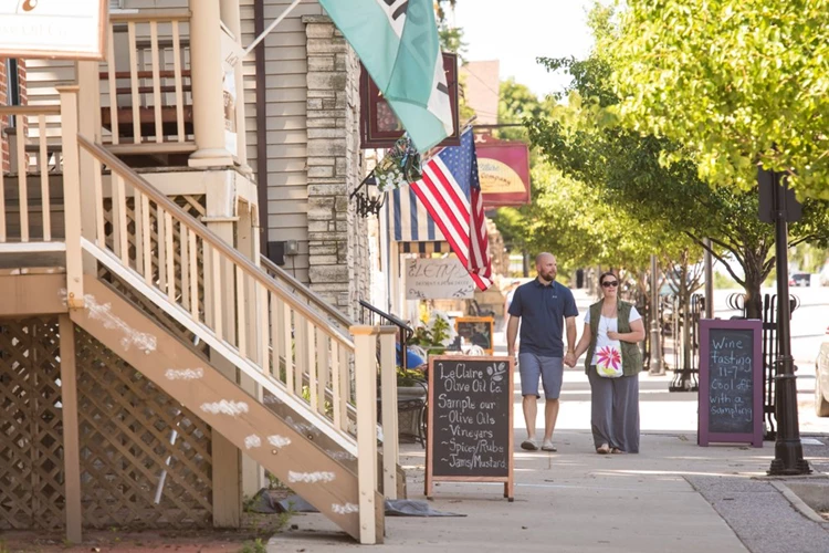 Le Claire, Iowa Storied and Scenic Region Travel Iowa