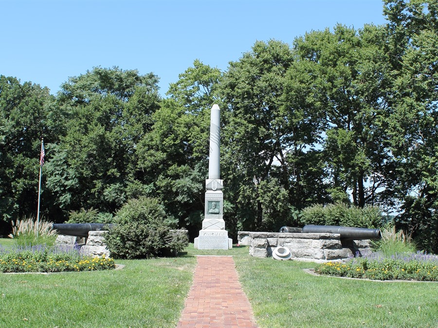 Kinsman Monument Council Bluffs Iowa Travel Iowa Thisisiowa
