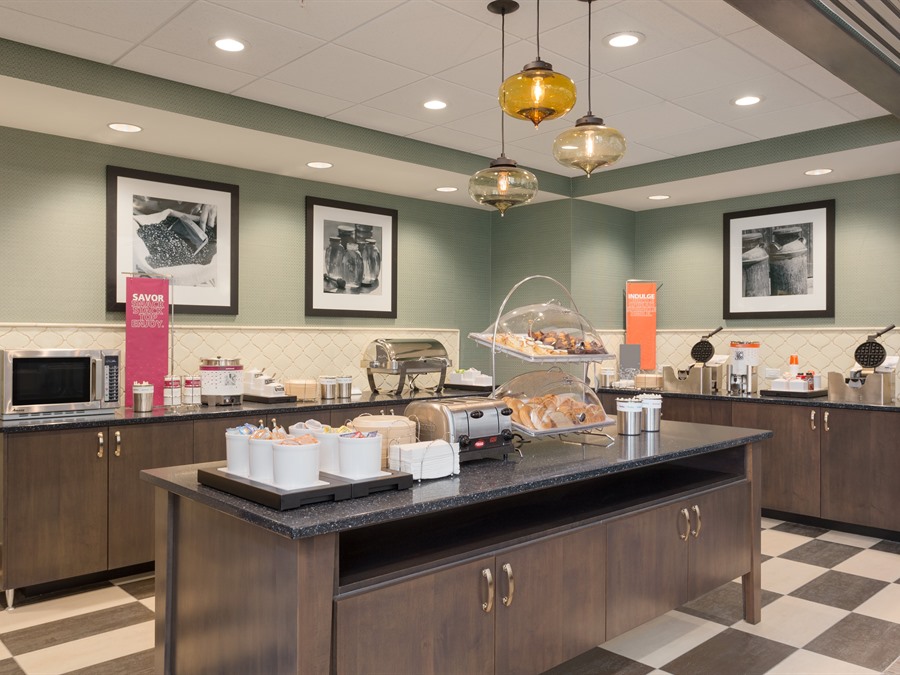 Hampton Inn & Suites West Des Moines West Des Moines, Iowa