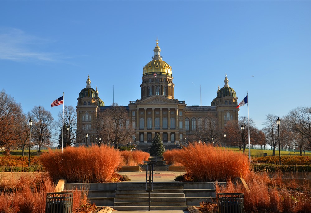 Iowa State Capitol Des Moines Travel Thisisiowa Iowa State Capitol
