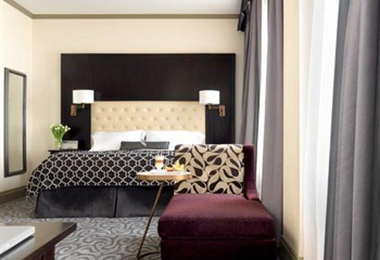 Hotel Blackhawk Davenport Iowa Travel Thisisiowa Guest Room