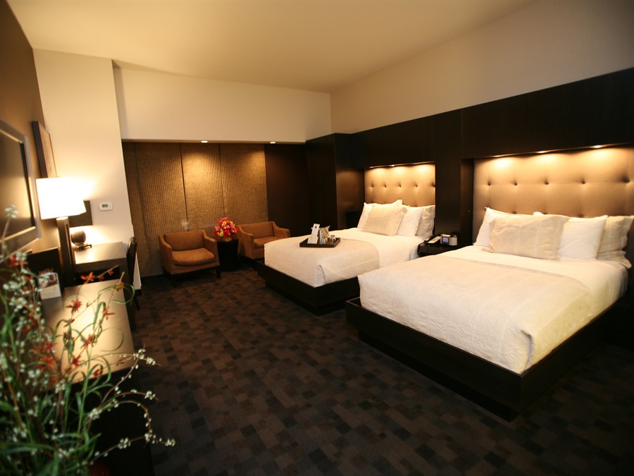 Catfish Bend Inn Spa Burlington Iowa Travel Iowa Thisisiowa