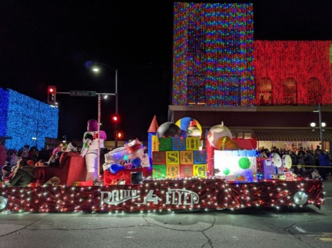 Oskaloosa Christmas Parade 2022 35Th Annual Lighted Christmas Parade
