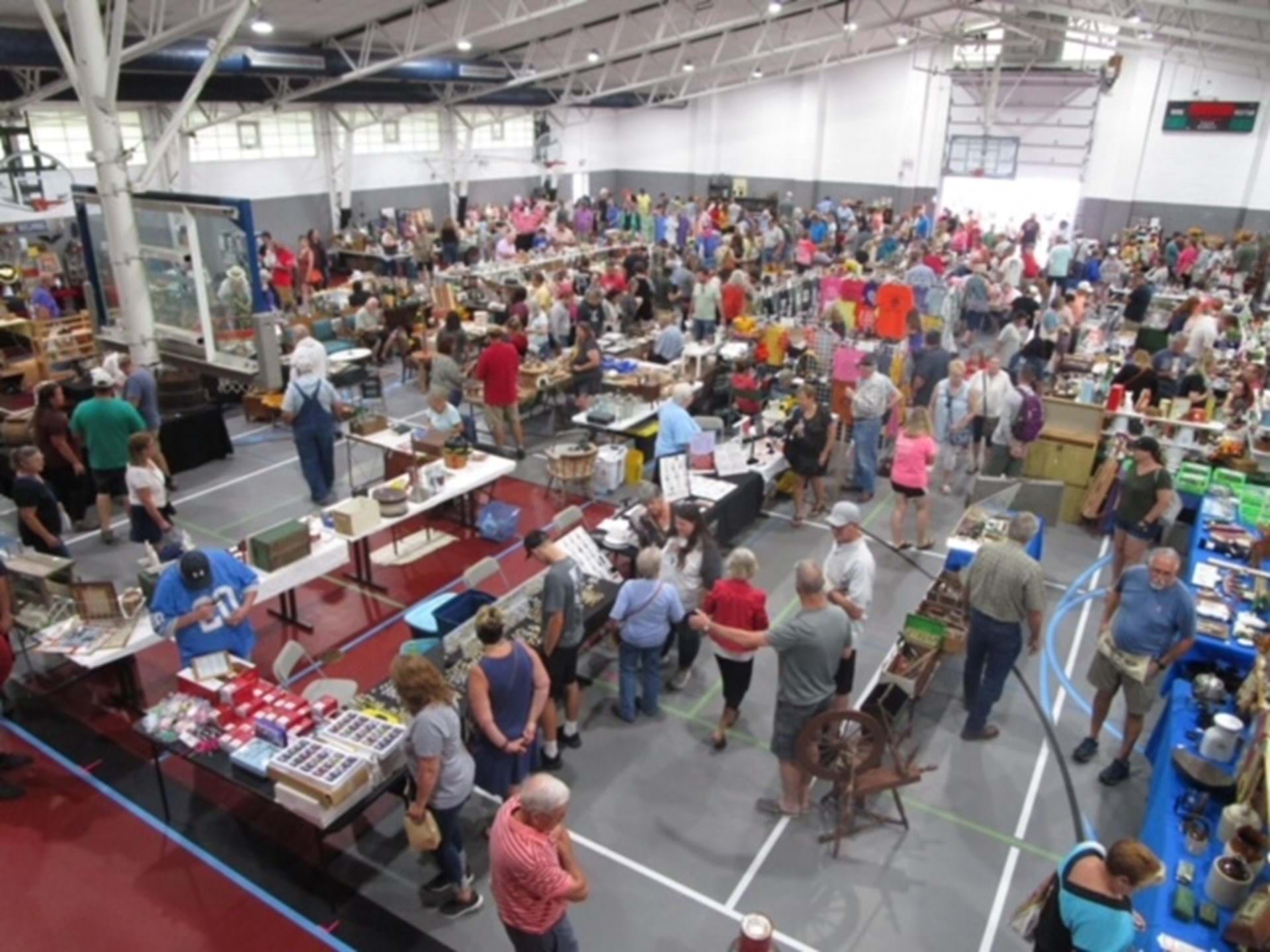 Monticello Flea Market inside vendors