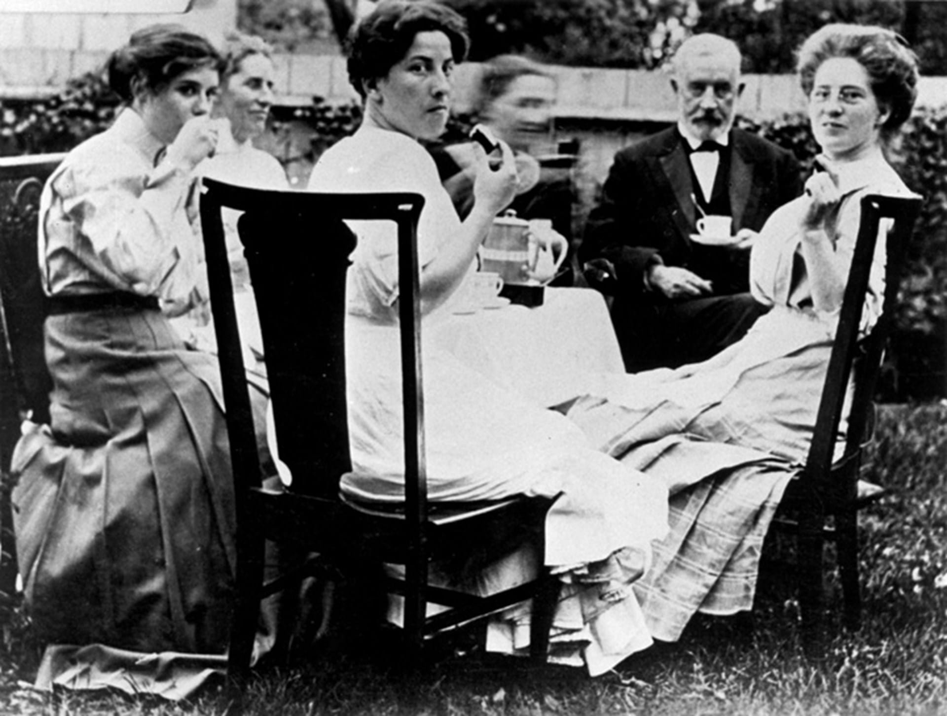 Traditional teas highlight the era when the Wallace familly lived and worked in the Sherman Hill neighborhood.