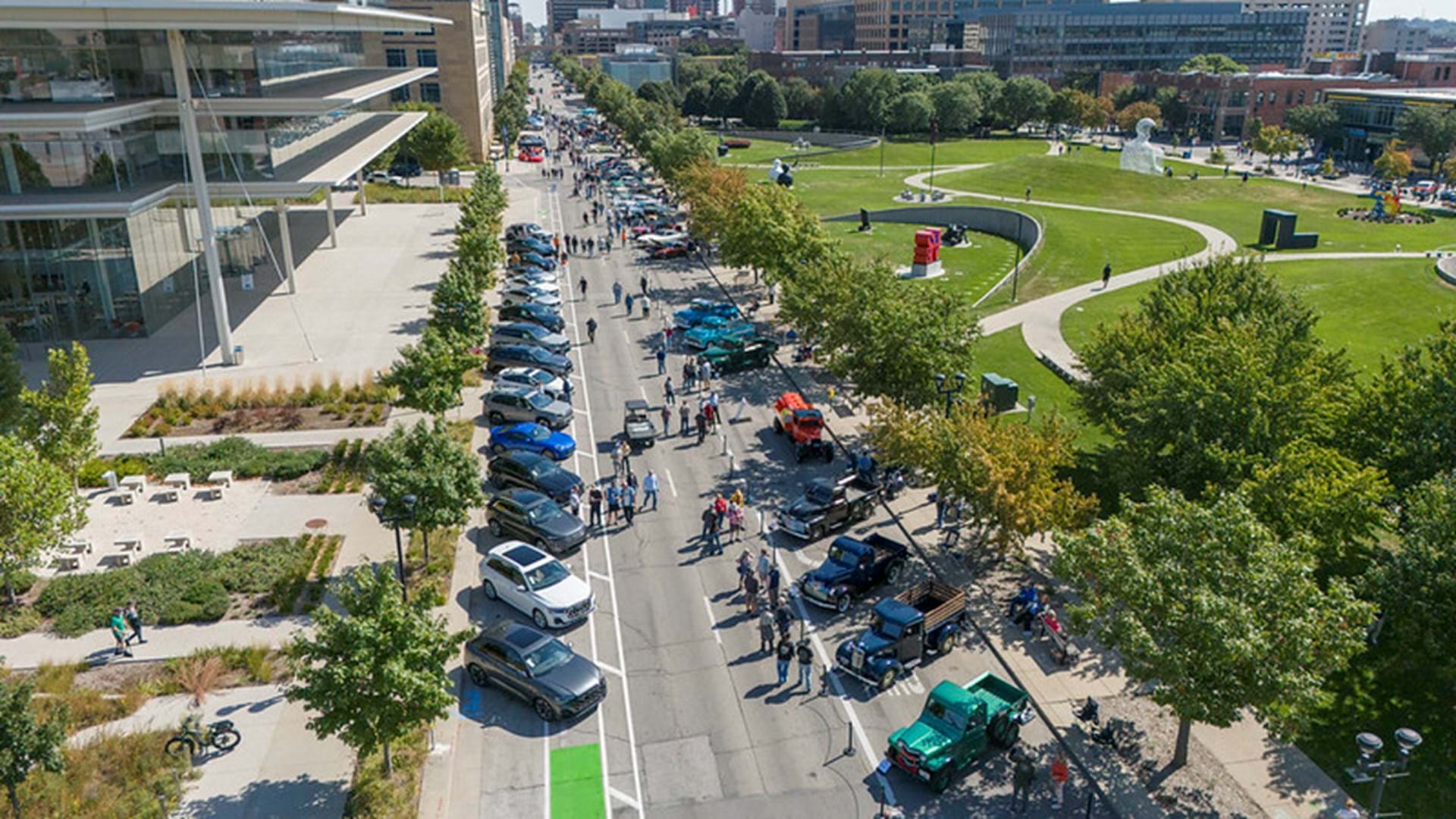 Aerial view of the Des Moines Concours around the Pappajohn Sculpture Park