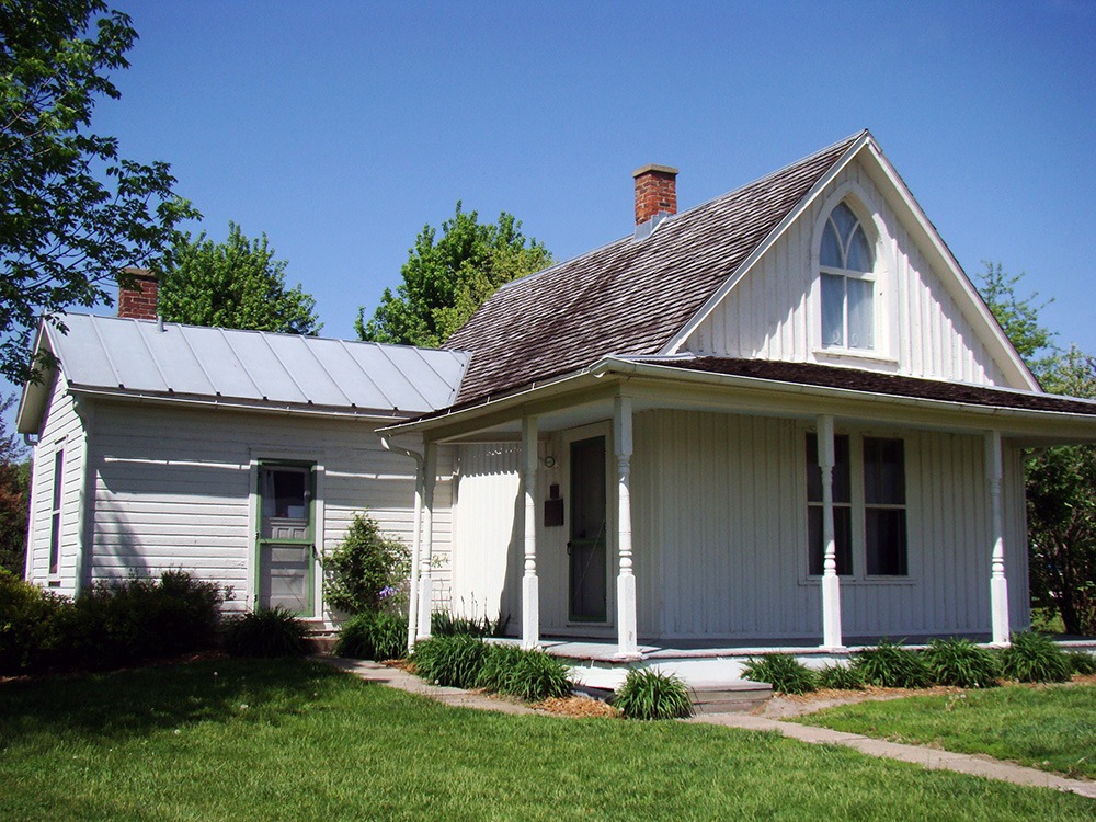 Iowa's Unique Attractions: American Gothic House, Eldon