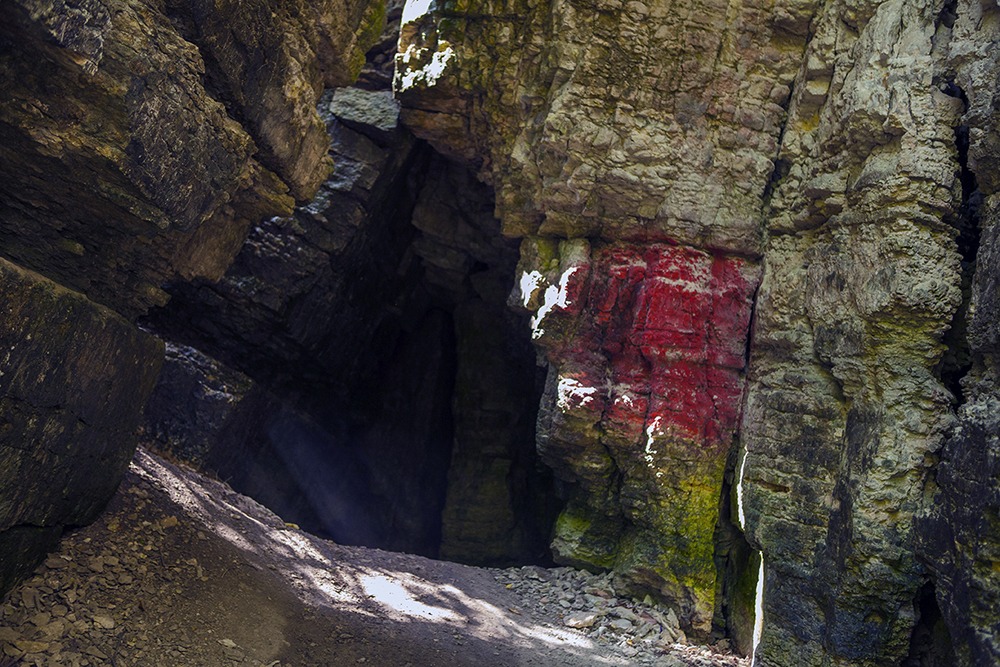 Caves in Iowa: Ice Cave, Decorah