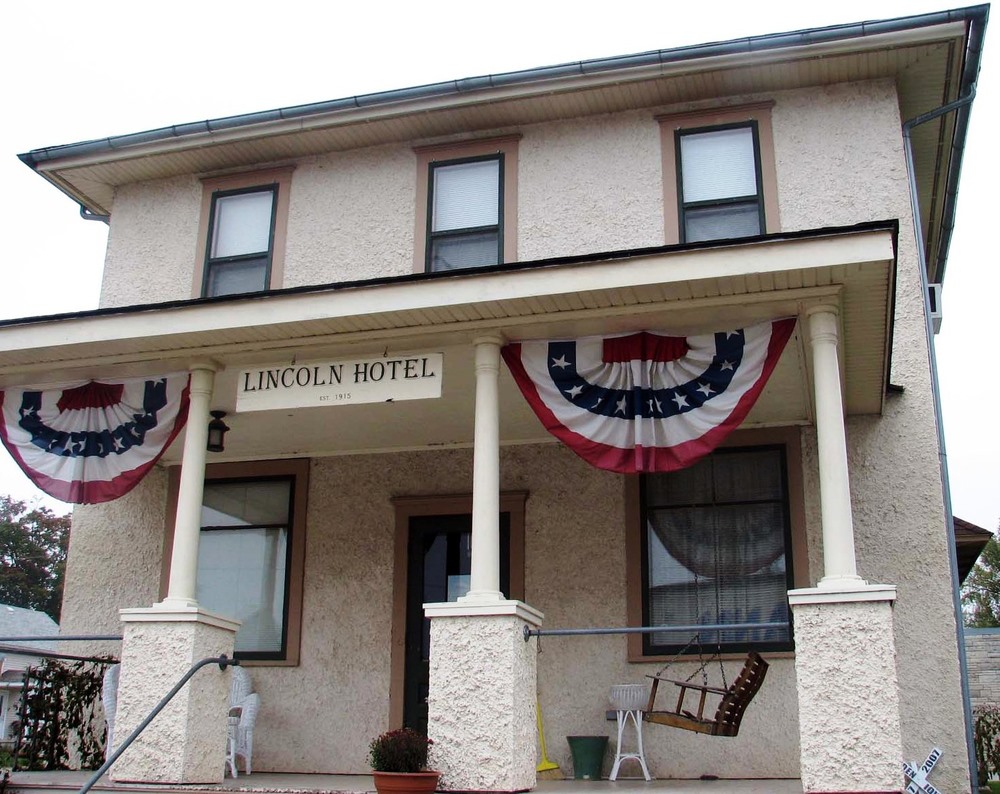 Lincoln Hotel, Lowden