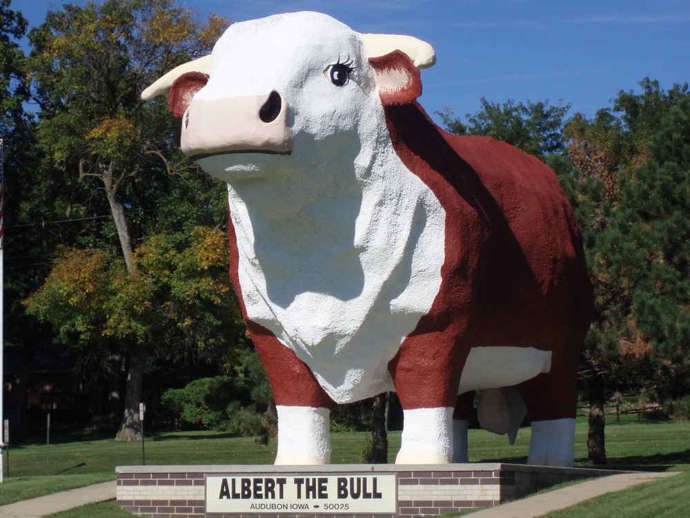World's Largest Bull: Albert the Bull in Audubon, Iowa