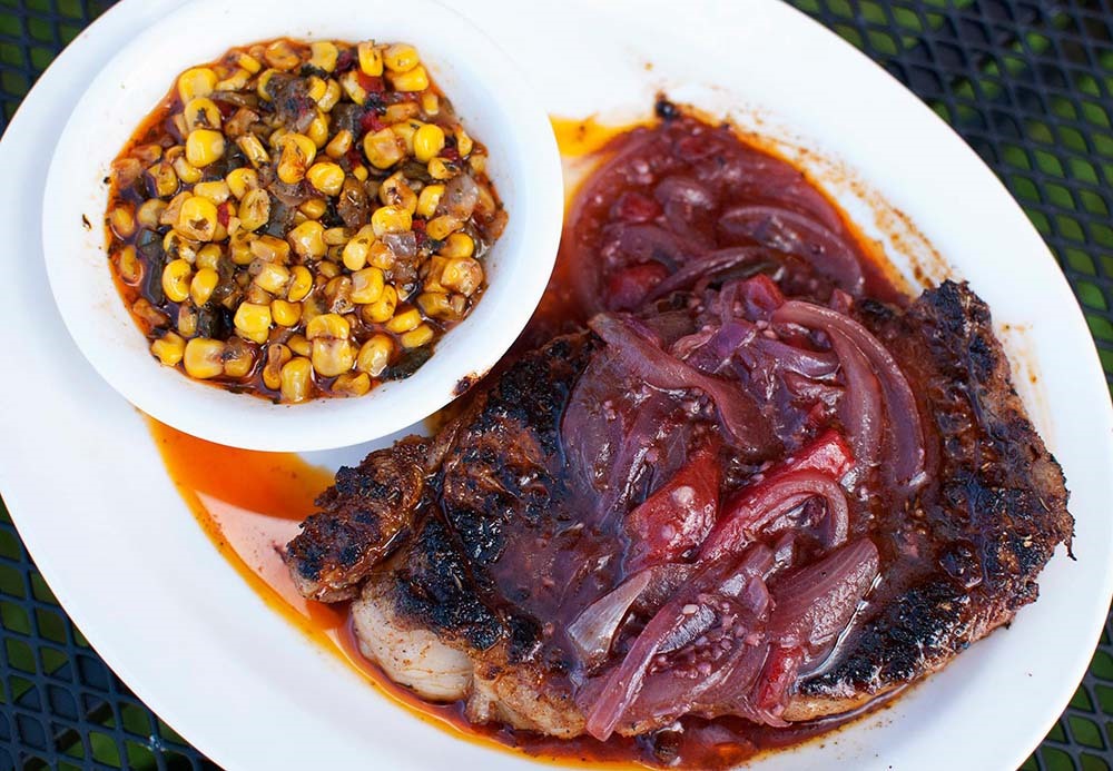 Iowa's Best BBQ: Flatted Fifth Blues & BBQ, Bellevue