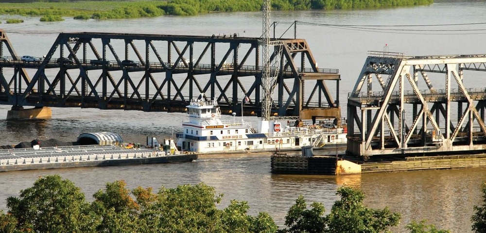 World's Largest Double Swing-Span Bridge: Fort Madison, Iowa