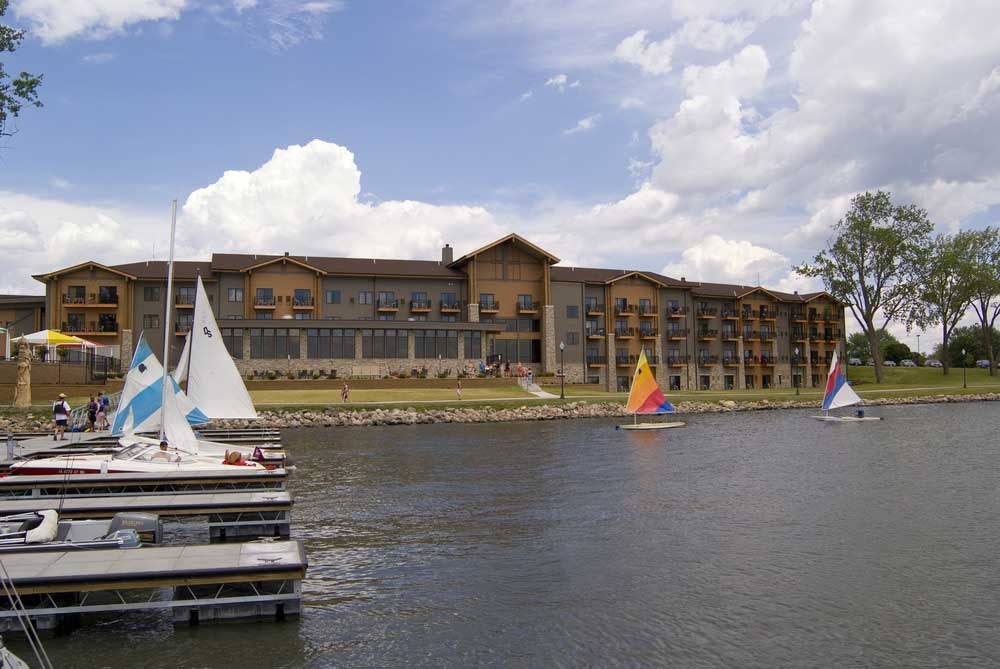 Iowa Lake Resorts: King's Pointe Resort, Storm Lake