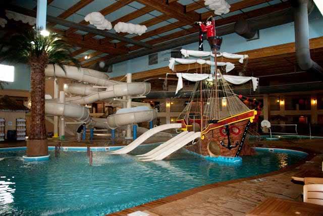 Indoor Waterparks in Iowa: Ramada Tropics, Des Moines