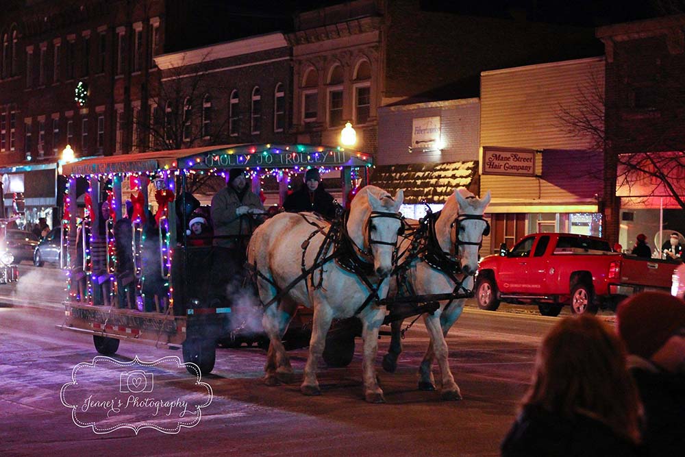 Christmas Greetings on Main, Waverly, Iowa