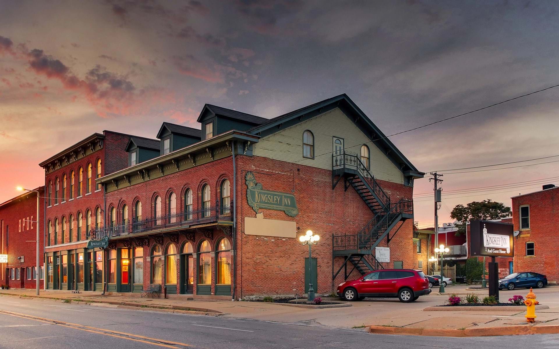 A Weekend of Luxury: 10 Historic Hotels in Iowa