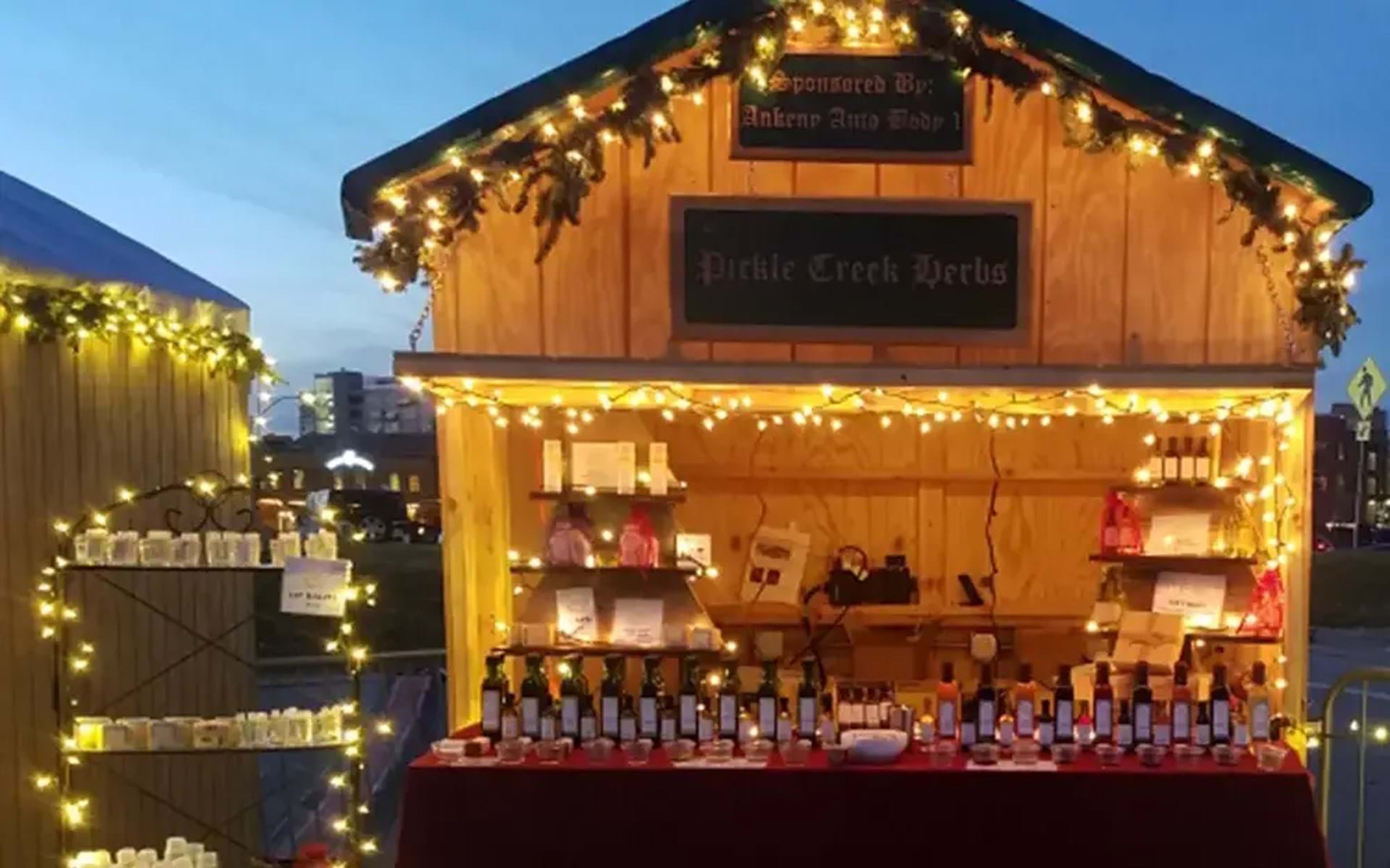 Iowa's Best Holiday Markets and Winter Shopping Events