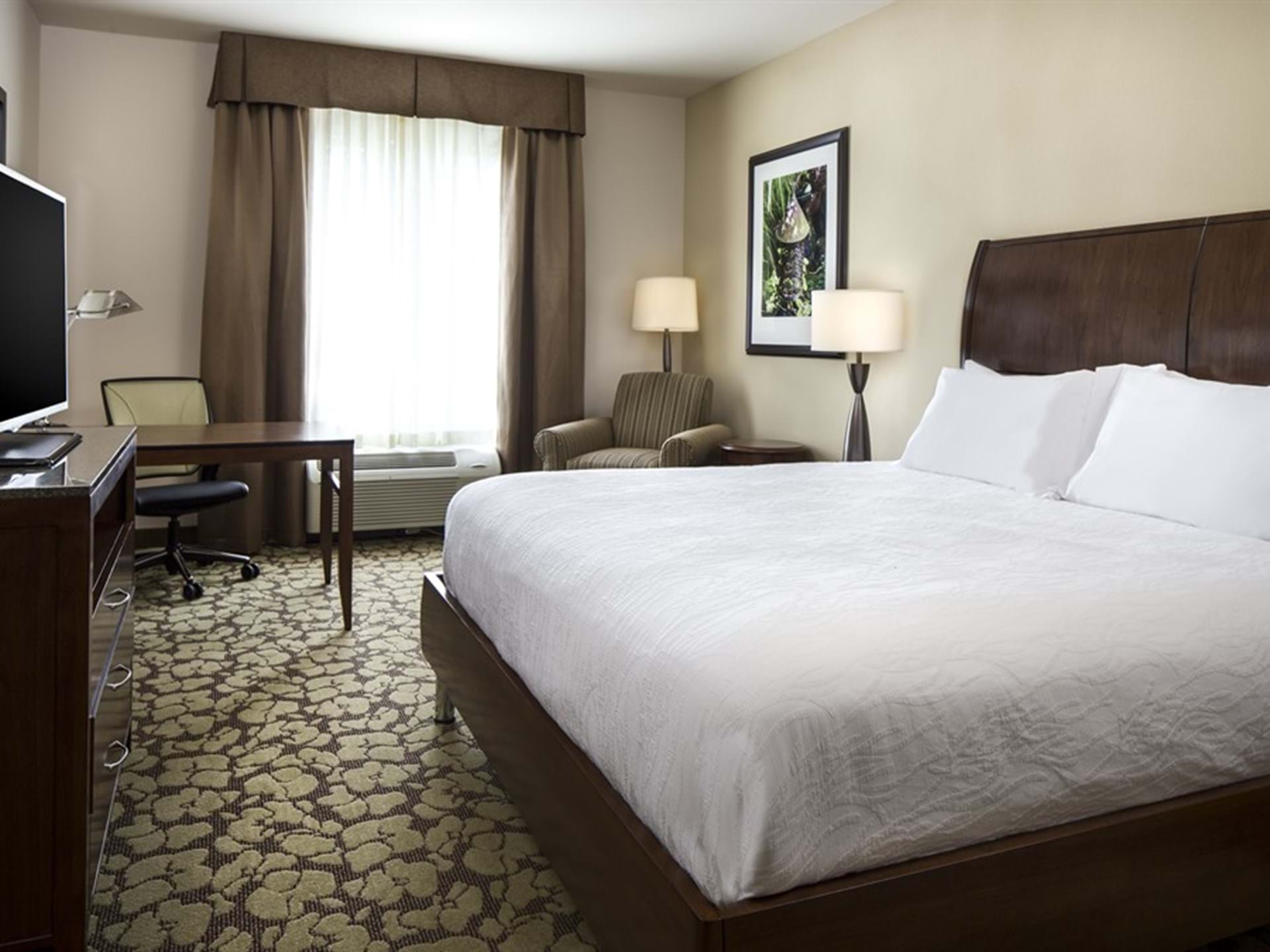 Spacious guestrooms with free wi-fi