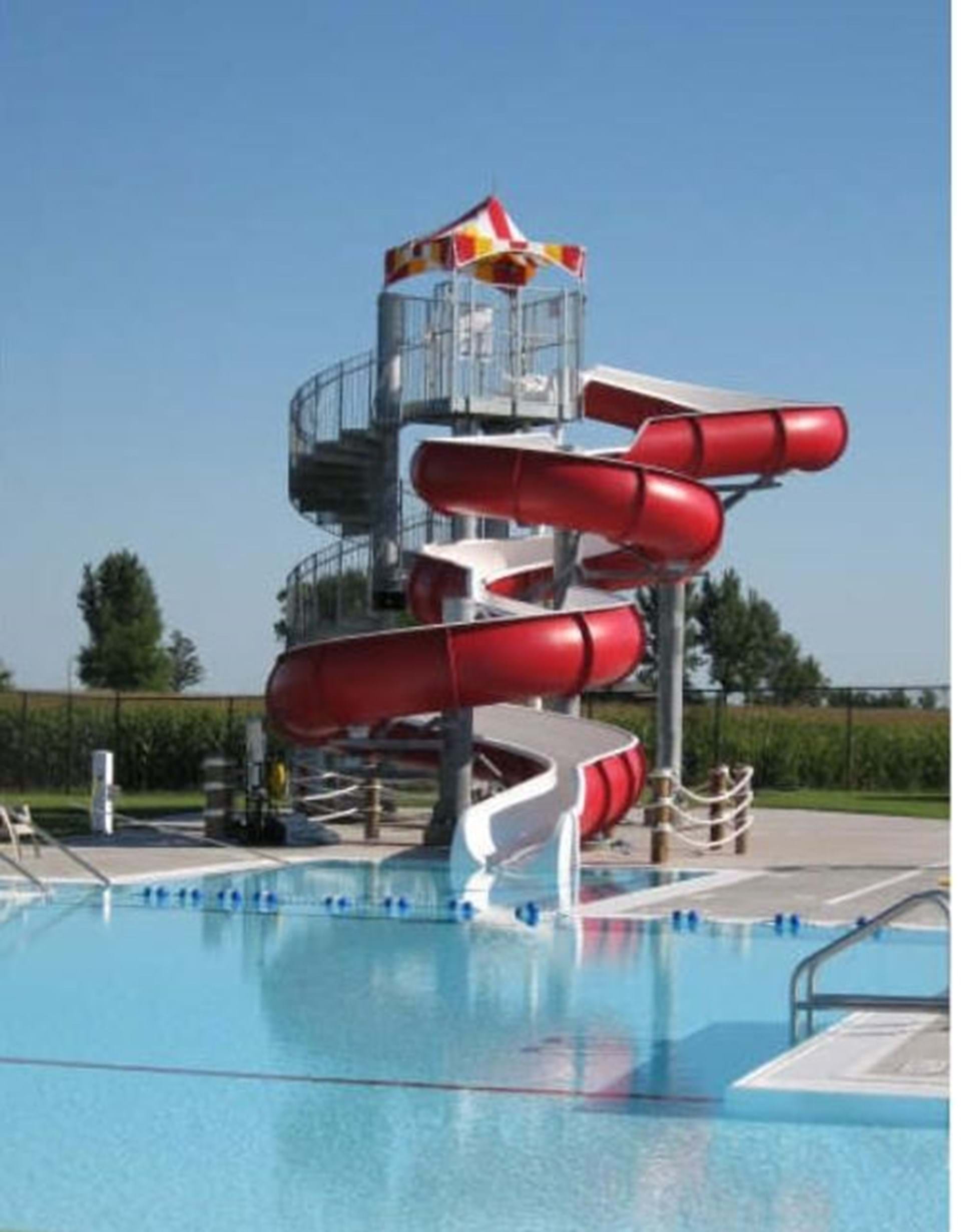 Mediapolis Pool Curly Slide