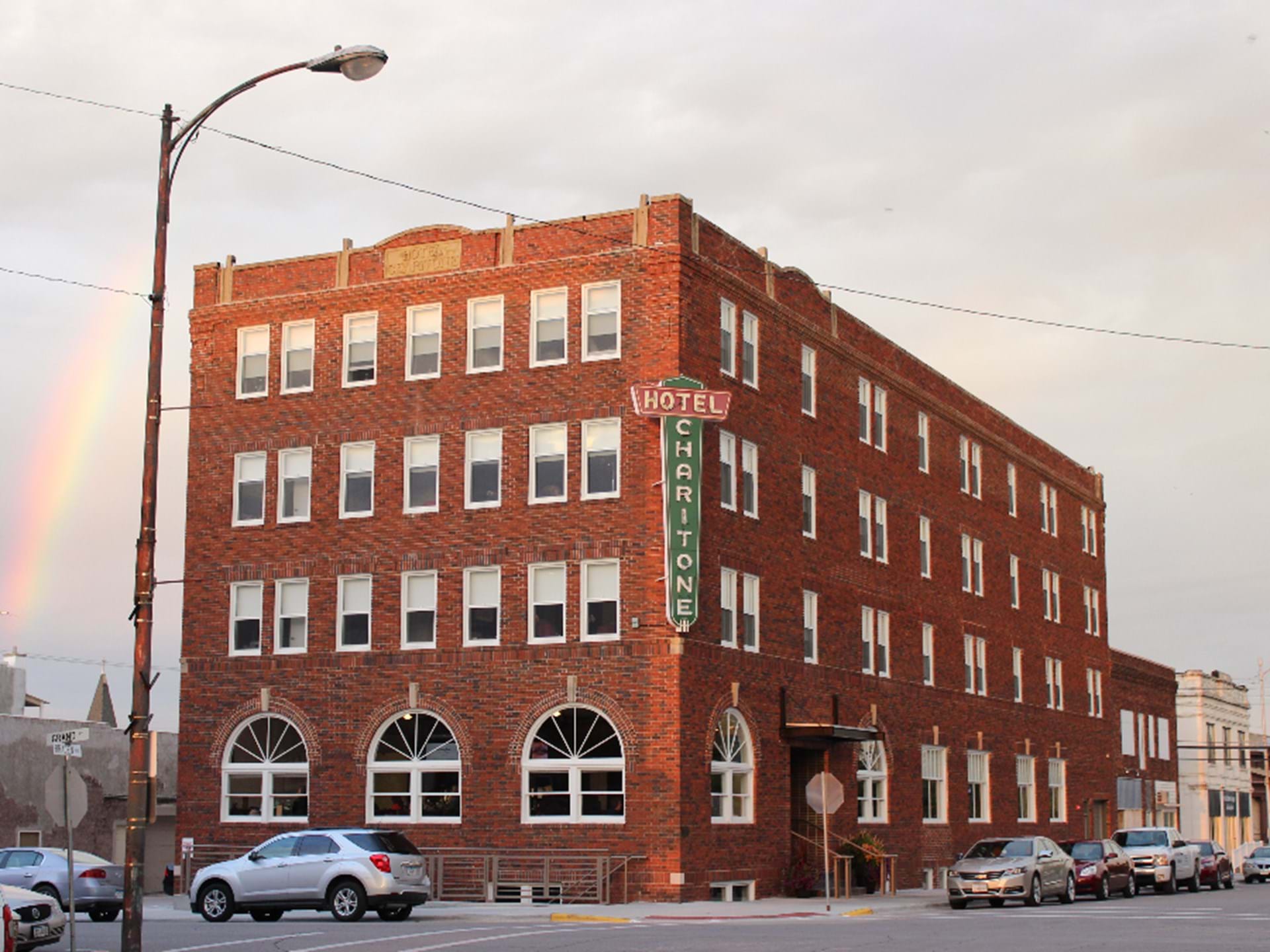 Hotel Charitone, Chariton, IA