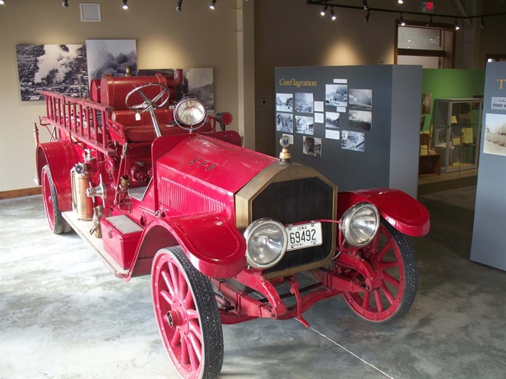 Clay County Heritage Center - 1918 LaFrance Fire Truck