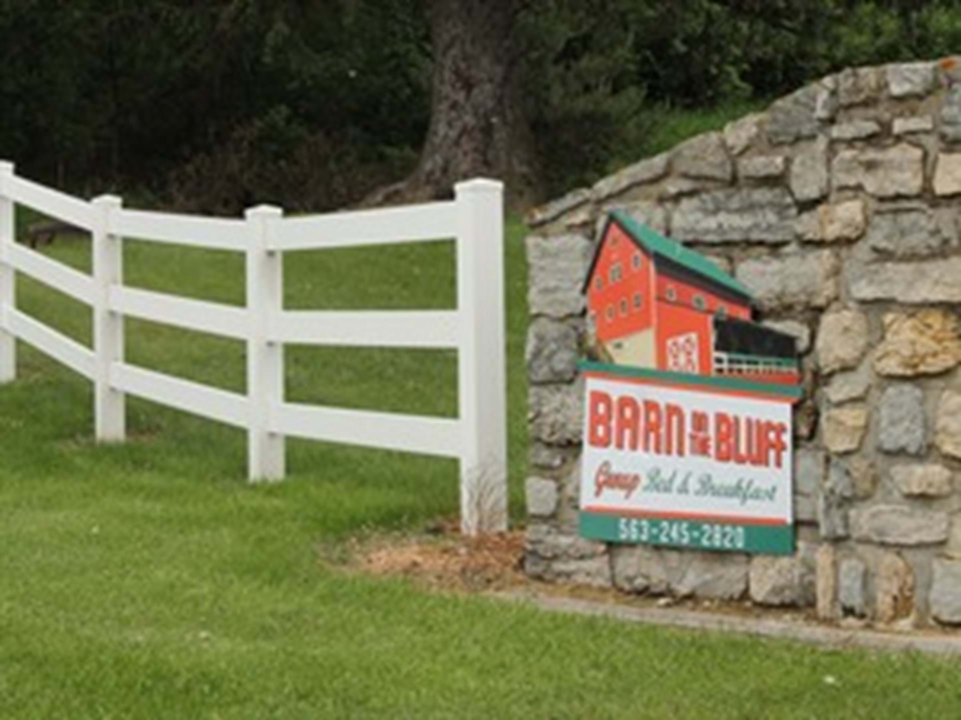 Barn on the Bluff B & B Elkader, Iowa Travel Iowa