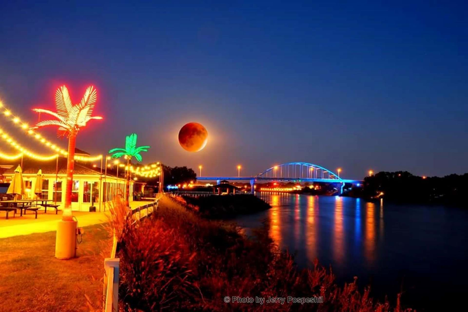 Jolly's on the River