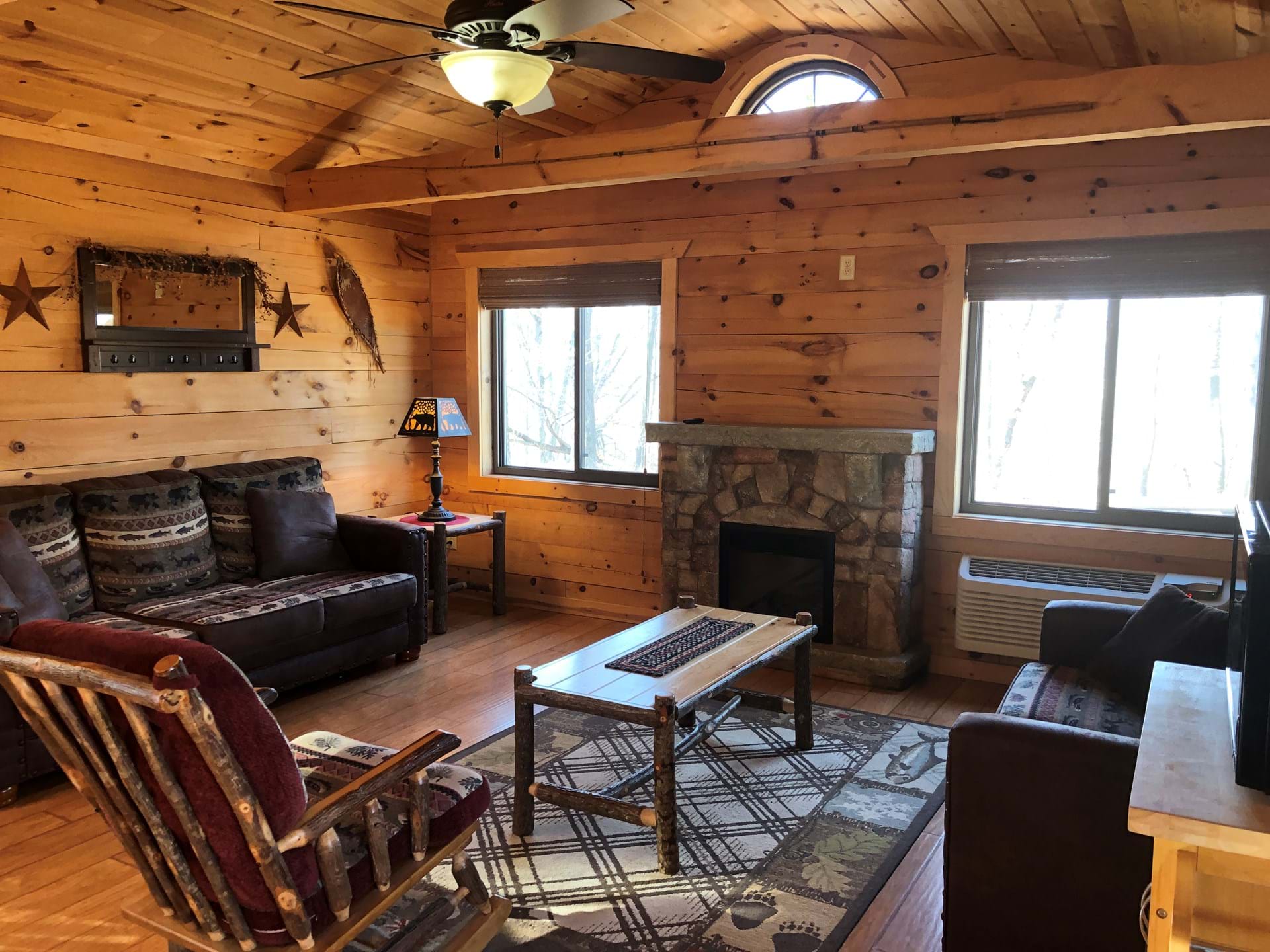 Living Room Space (Oak Cabin)