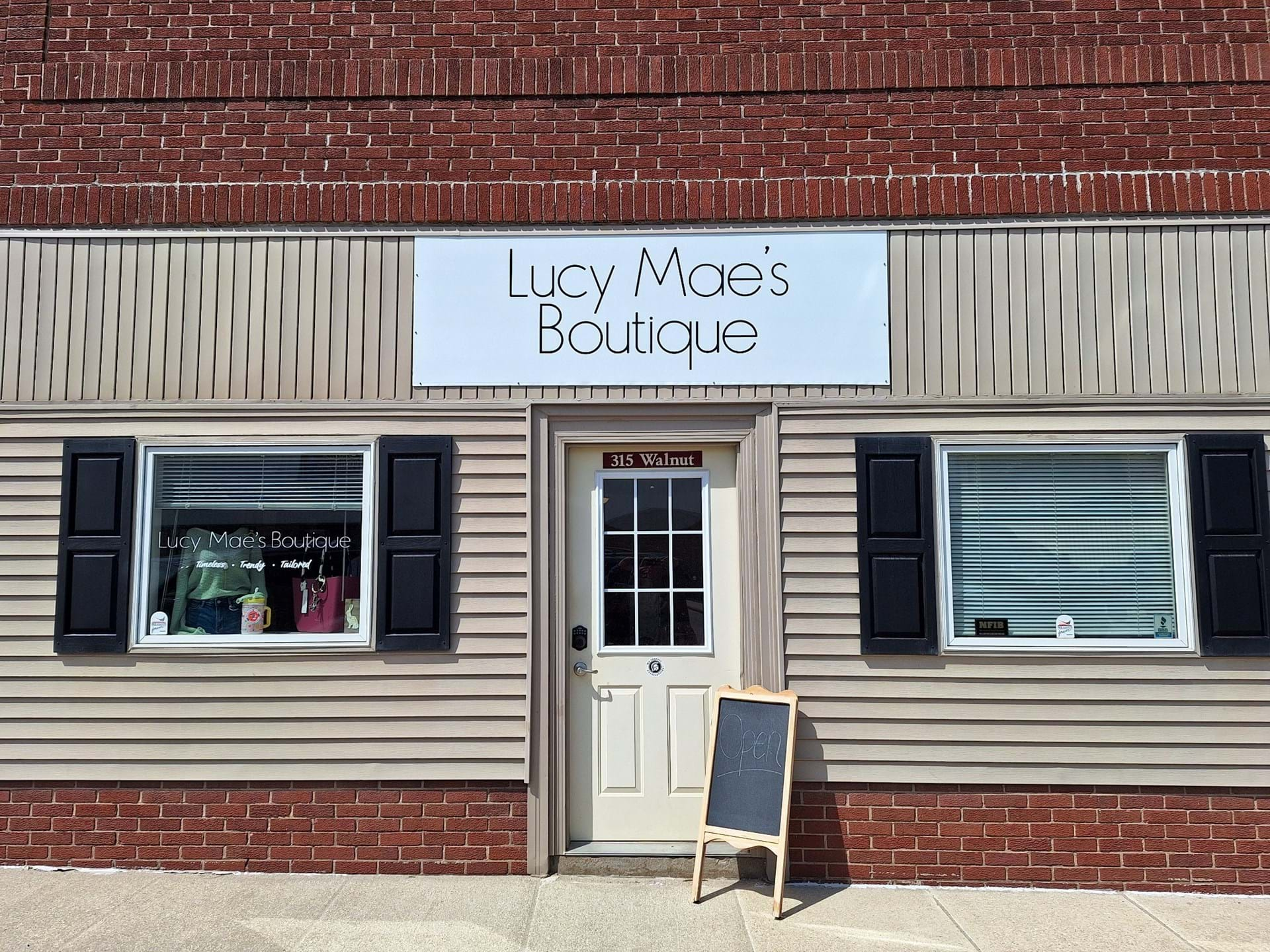 Welcome to Lucy Mae's Boutique