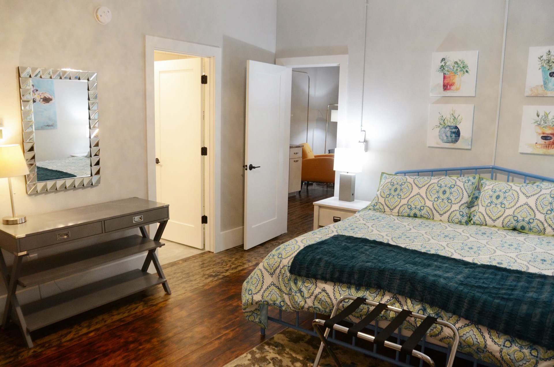 Luxurious King Size Bed 