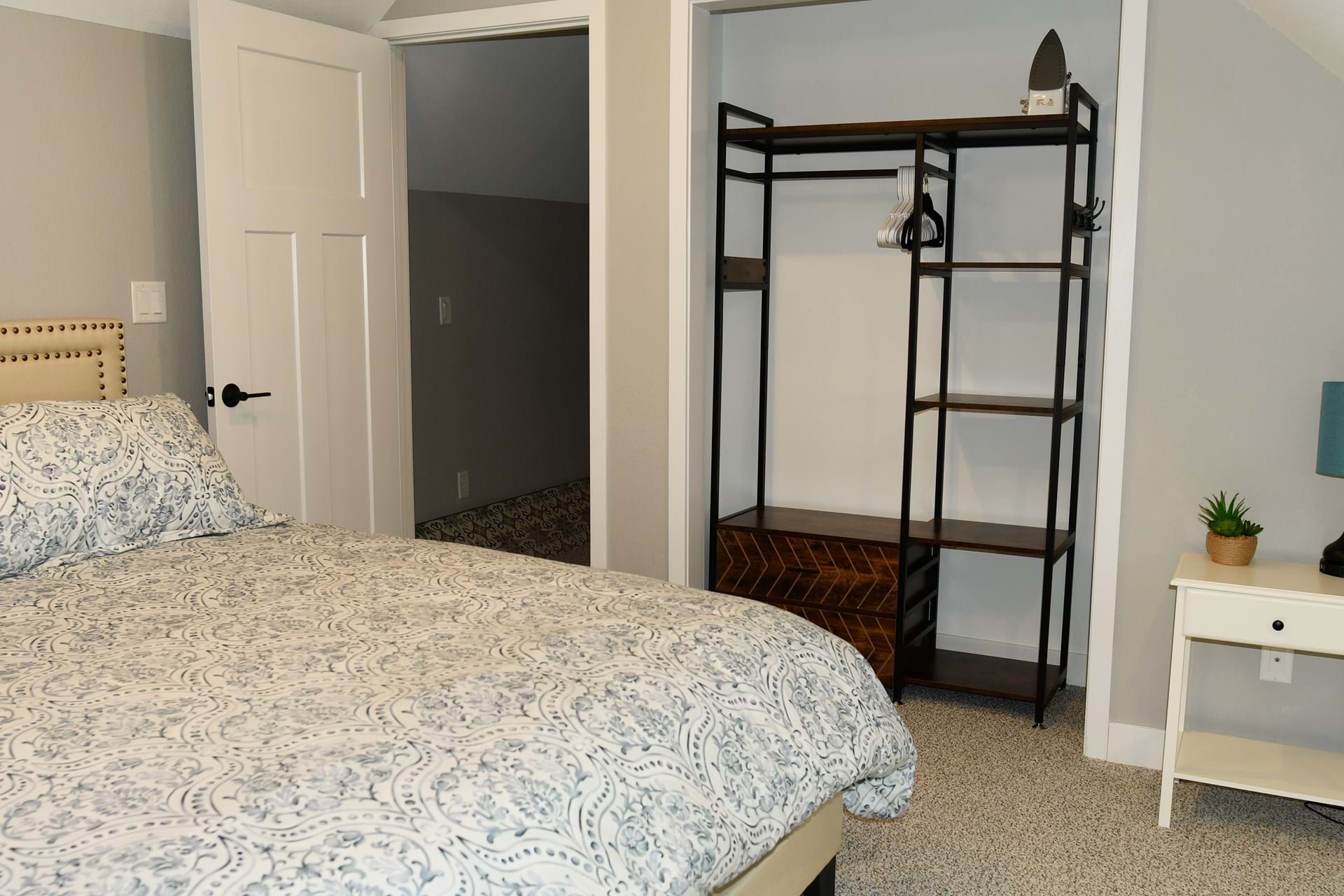 Deluxe King Size Guest Room