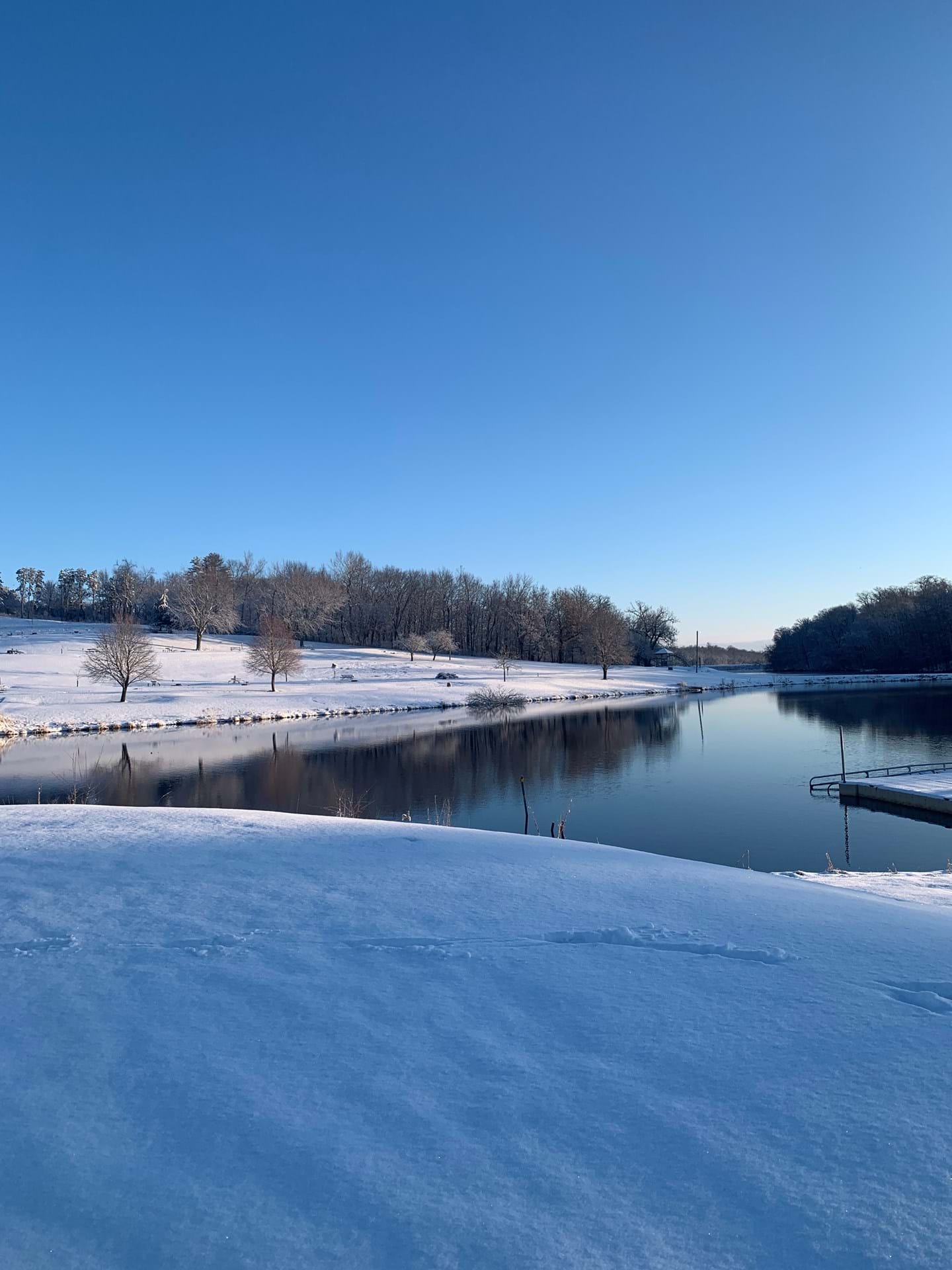 Rodgers Park lake in the snow.