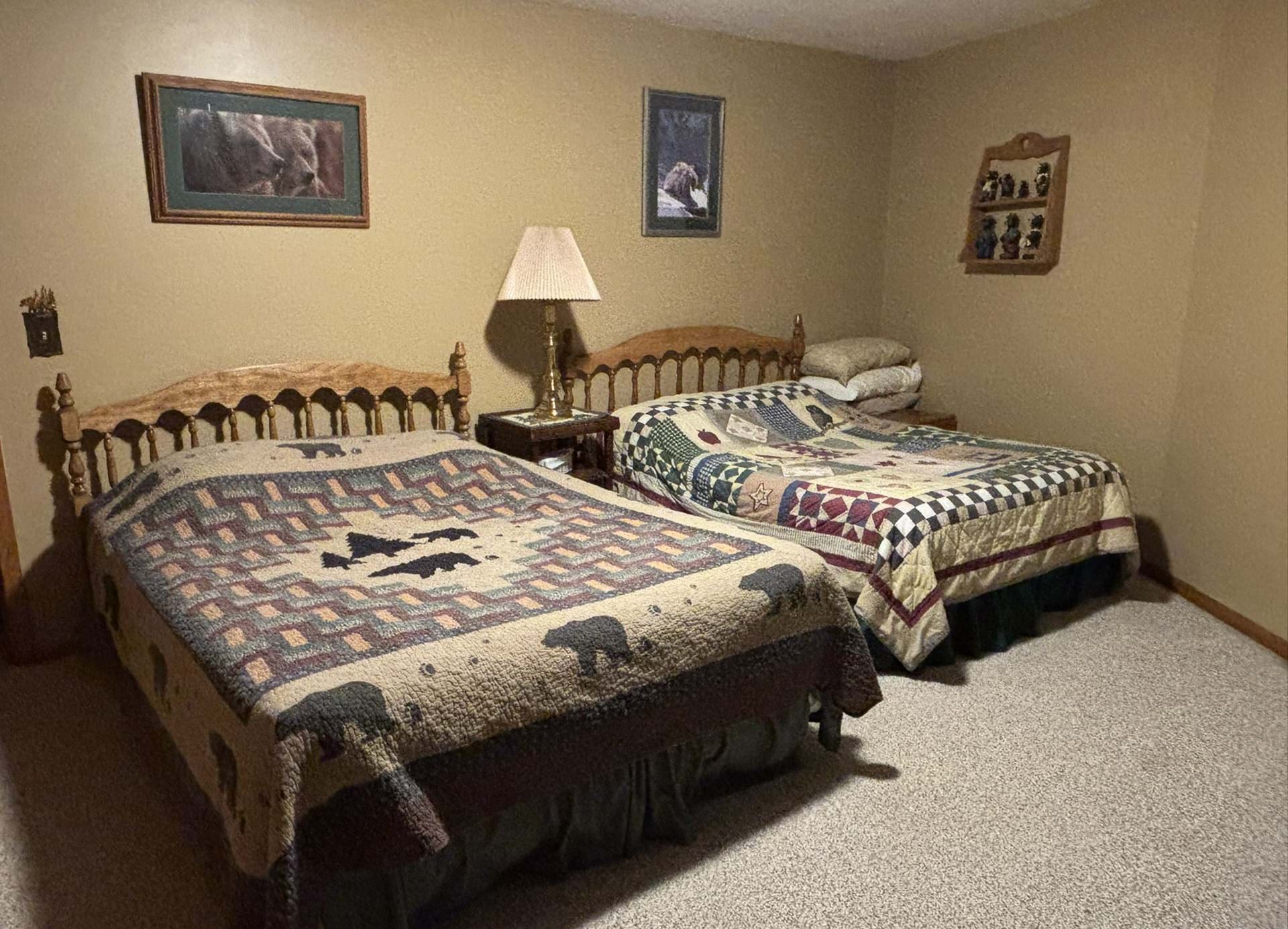 4 large bedrooms plus a bedroom loft can sleep up to 24 guests!