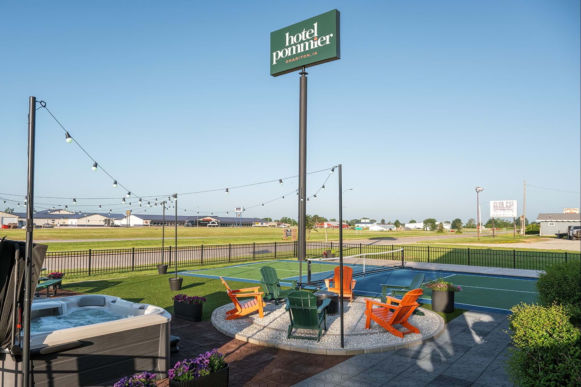 Hotel Pommier Chariton Patio