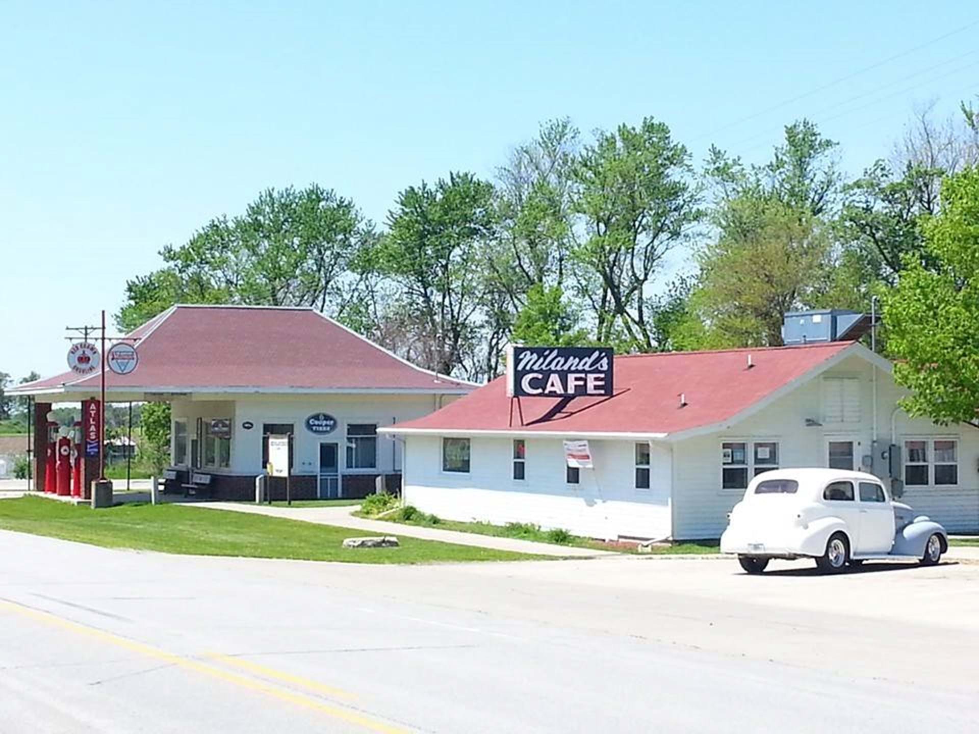 Reed Station and Niland's Cafe