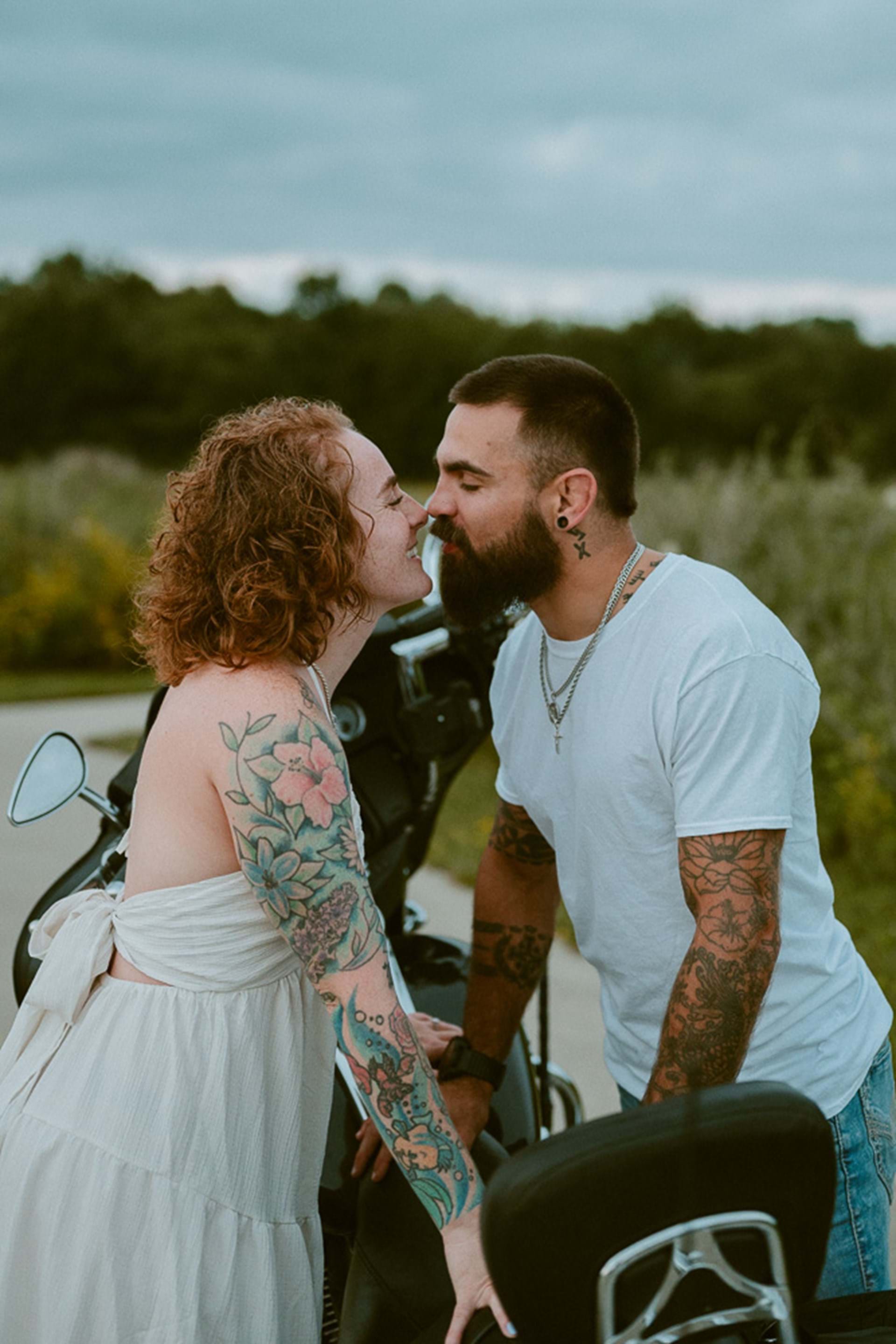 A couple's session by Lake Sugema