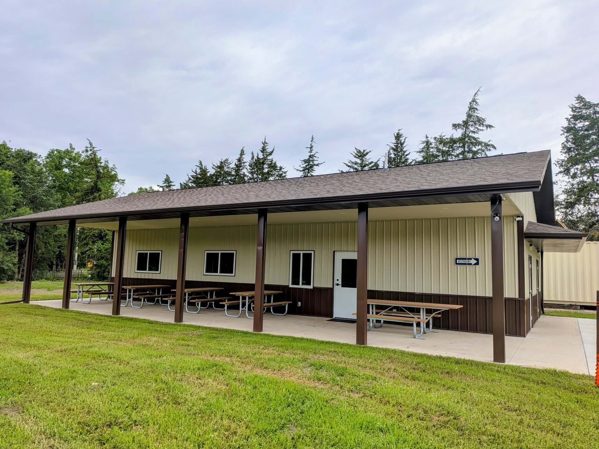 Trap area support building