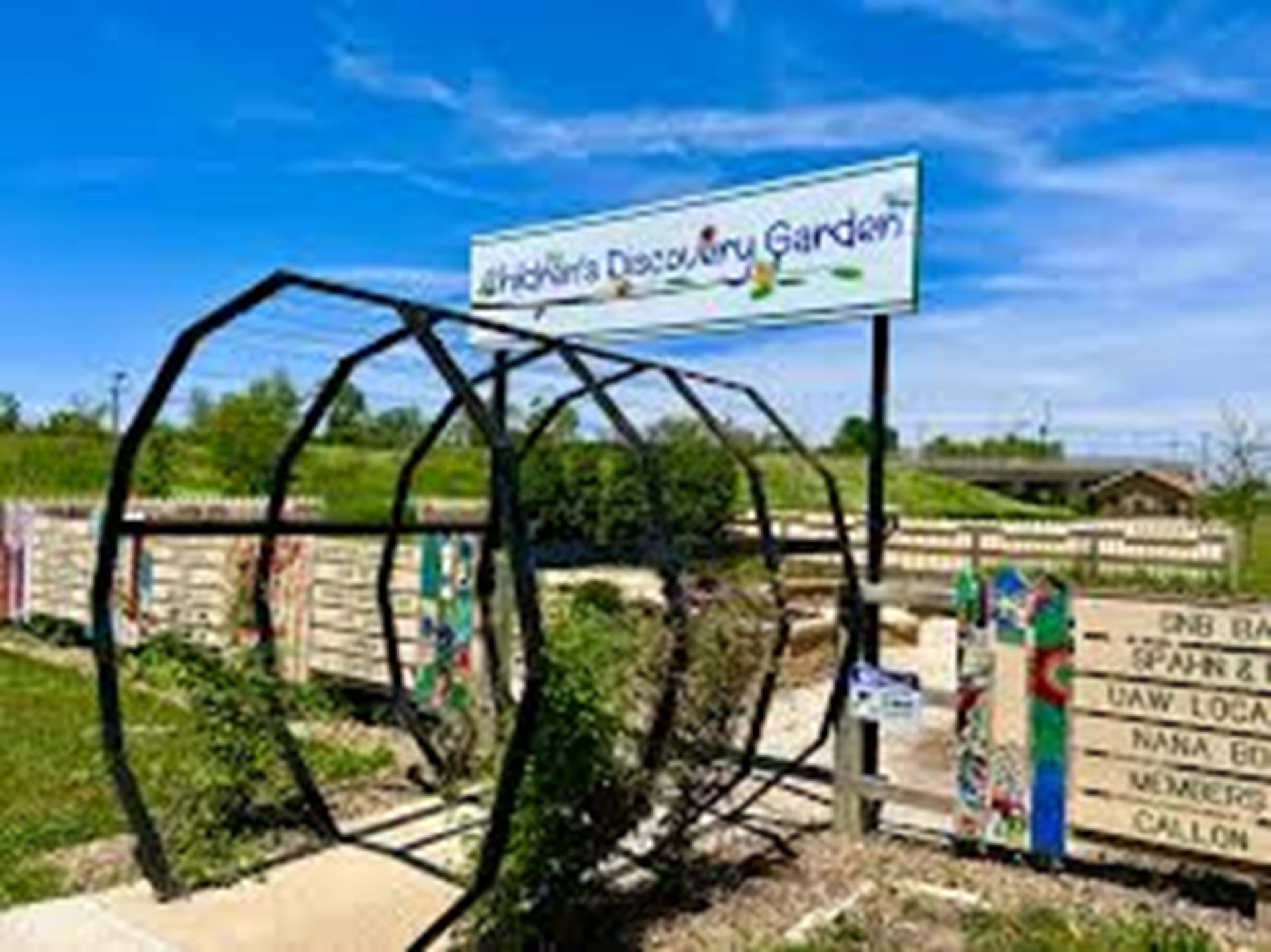 Mega-10 Discovery Garden