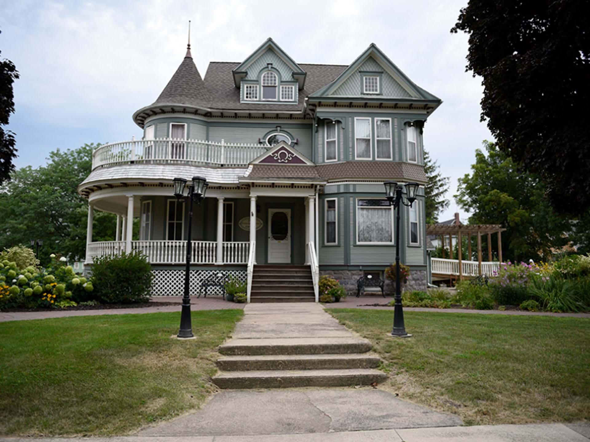 1901 Victorian House & Gardens, Lake Mills, Iowa