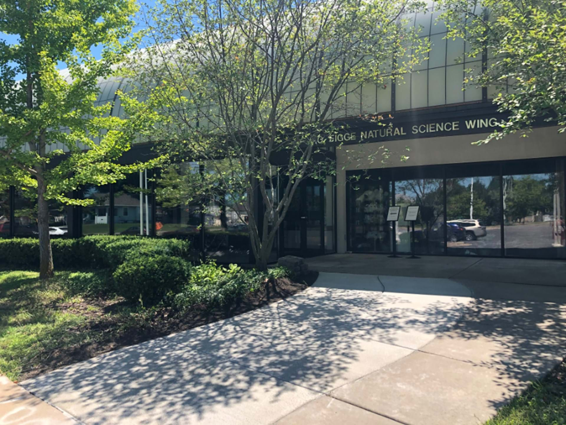 Putnam Museum Entrance