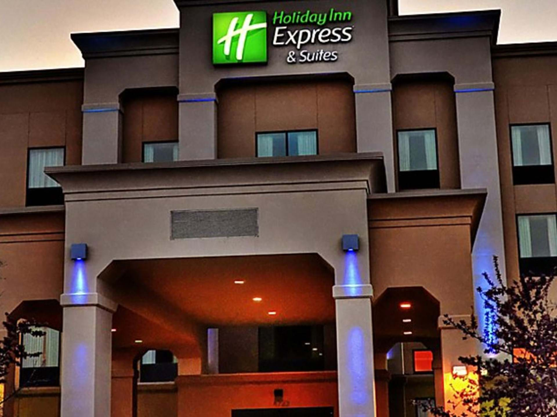 Holiday Inn Express & Suites