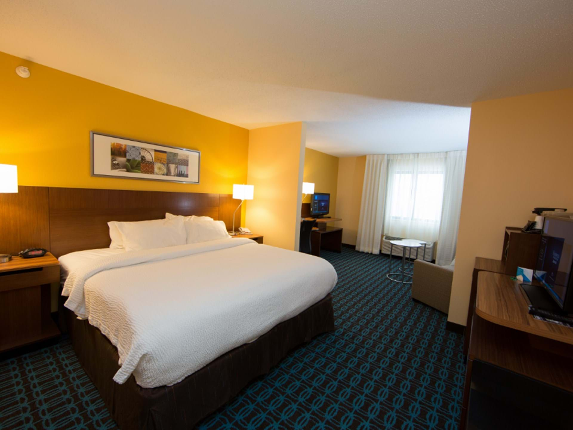 Fairfield Inn and Suites Burlington - single king