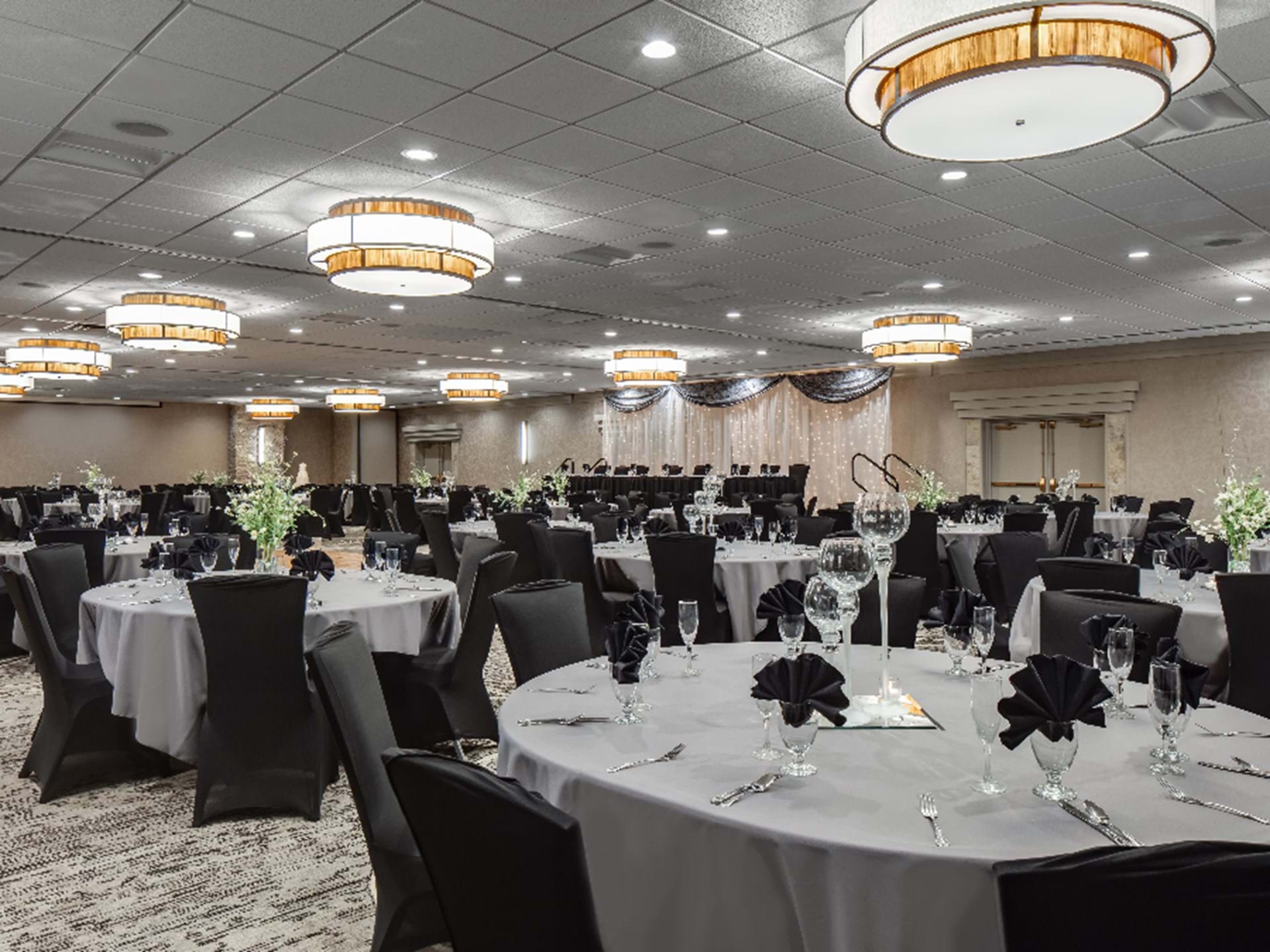 Holiday Inn & Suites Northwest Des Moines Banquet Hall