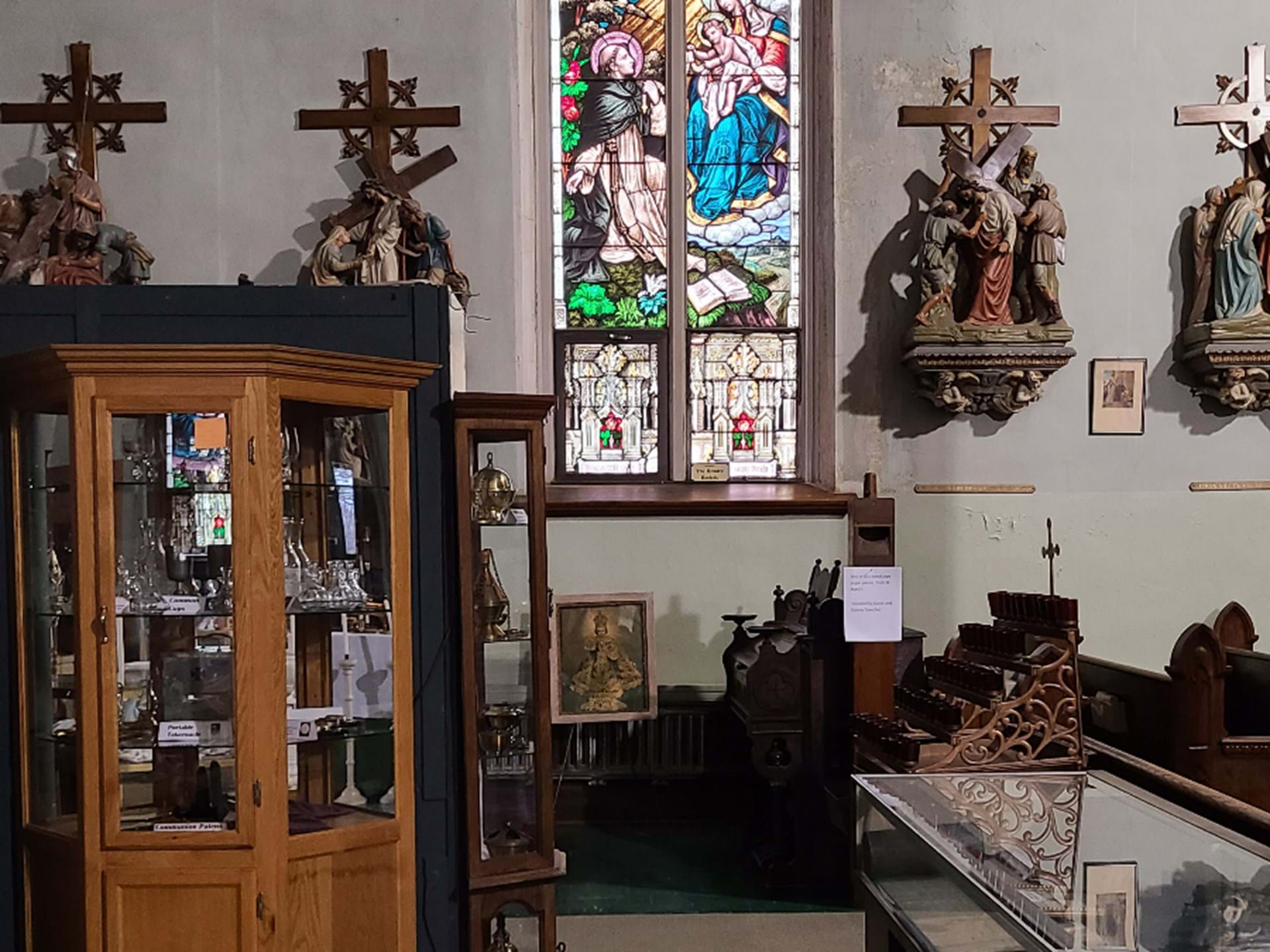 Displays, stations and window