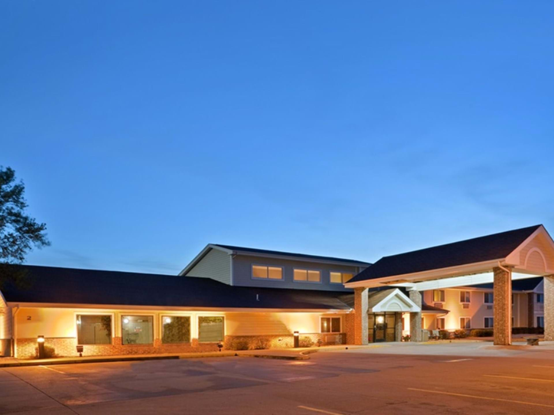 AmericInn Lodge & Suites of Newton