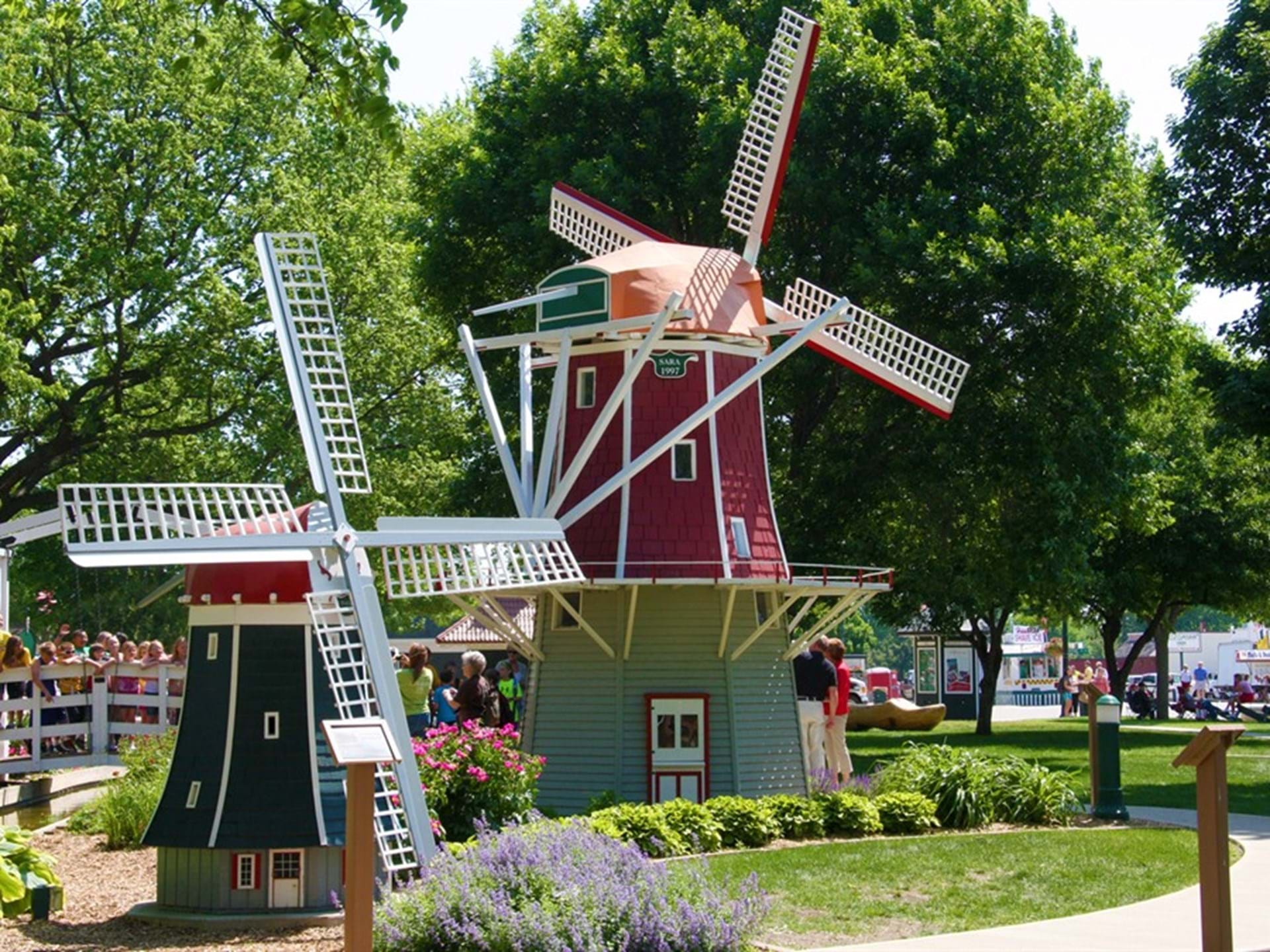 windmill-park-orange-city-iowa-travel-iowa